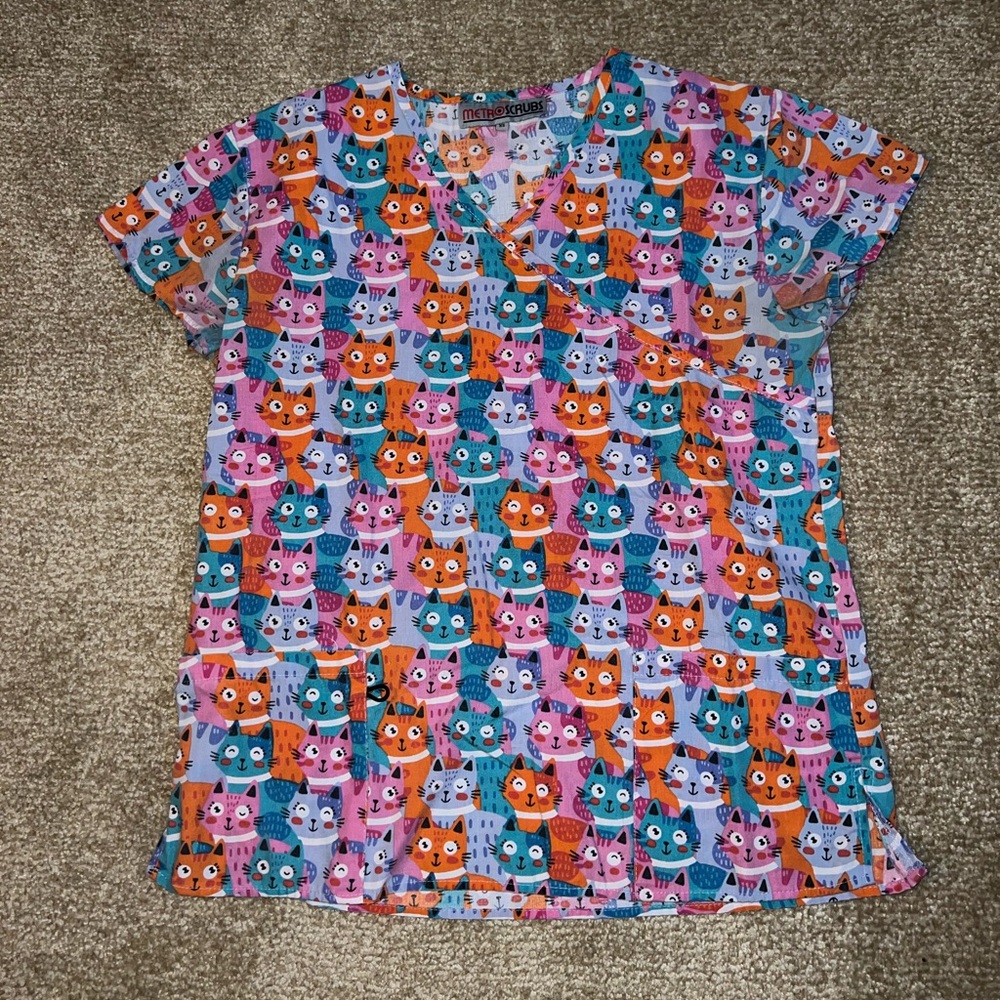 MetroScrub MultiColor Cat Pattern Unisex Scrub top size XS